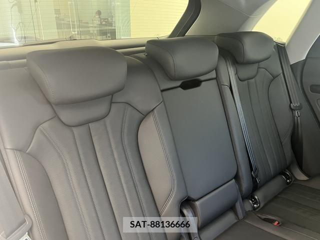 Audi Q5 2019-06 261311-12