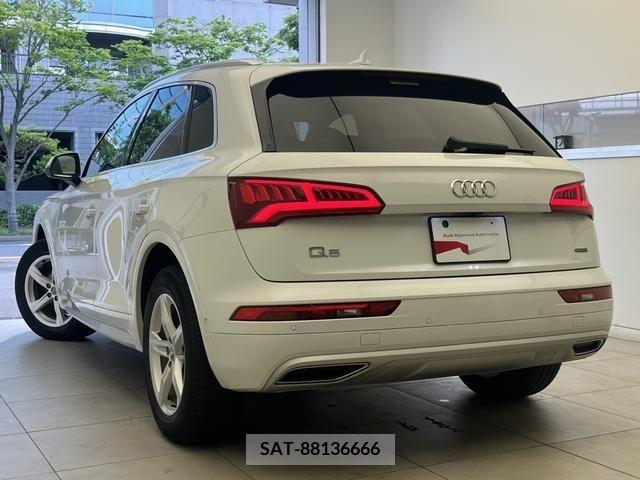 Audi Q5 2019-06 261311-5