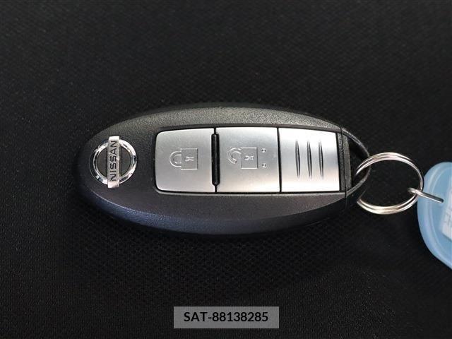 Nissan NOTE 2019-04 302437-16
