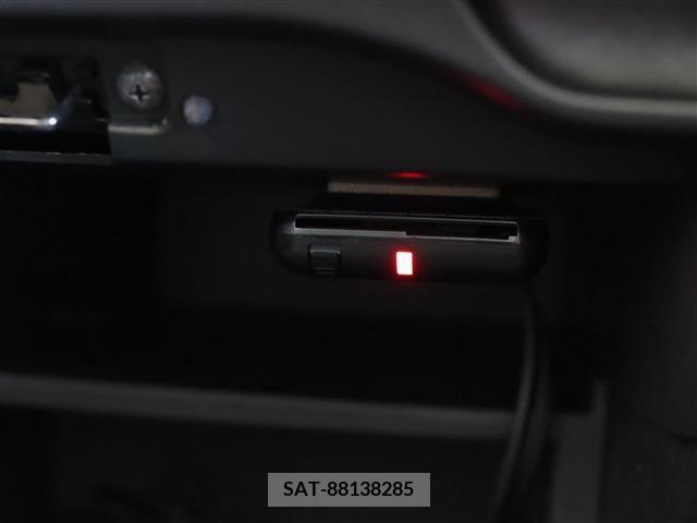Nissan NOTE 2019-04 302437-6