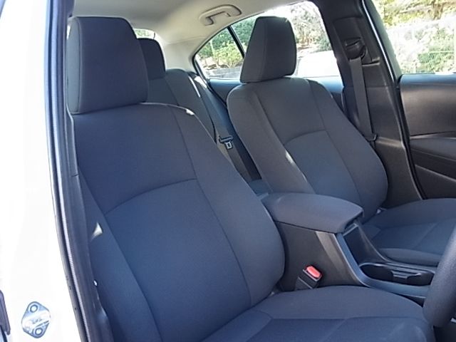 Toyota COROLLA SEDAN 2019-12 195204-17