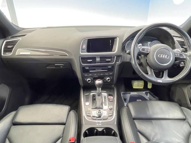 Audi SQ5 2015-02 180838-1