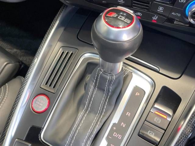 Audi SQ5 2015-02 180838-11