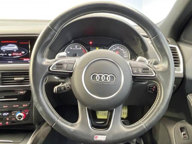 Audi SQ5 2015-02 180838-10