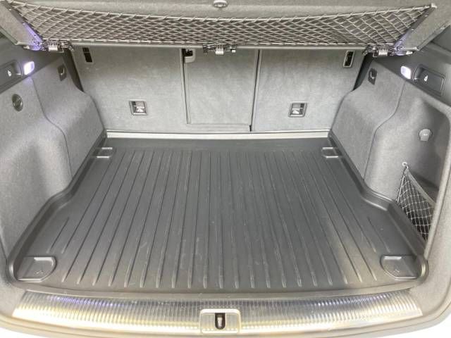 Audi SQ5 2015-02 180838-9