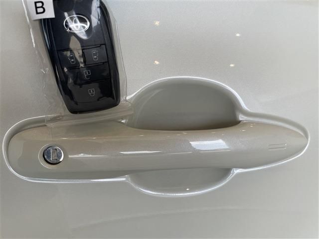Toyota SIENTA 2023-09 8770-17