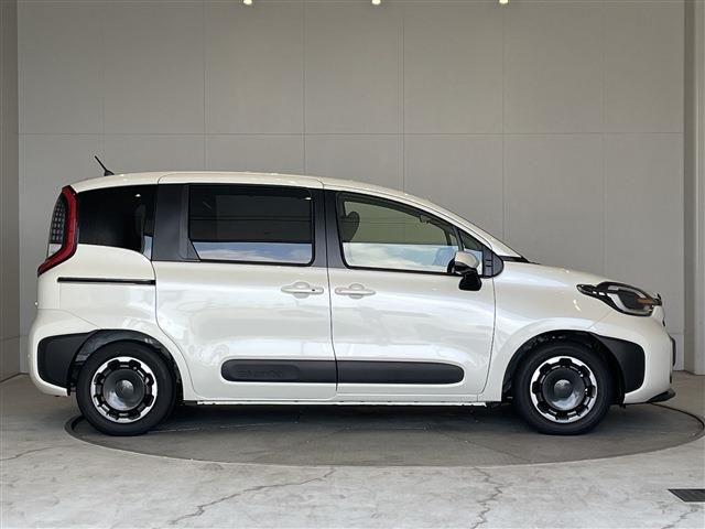 Toyota SIENTA 2023-09 8770-13