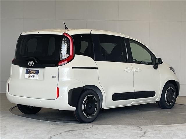 Toyota SIENTA 2023-09 8770-1