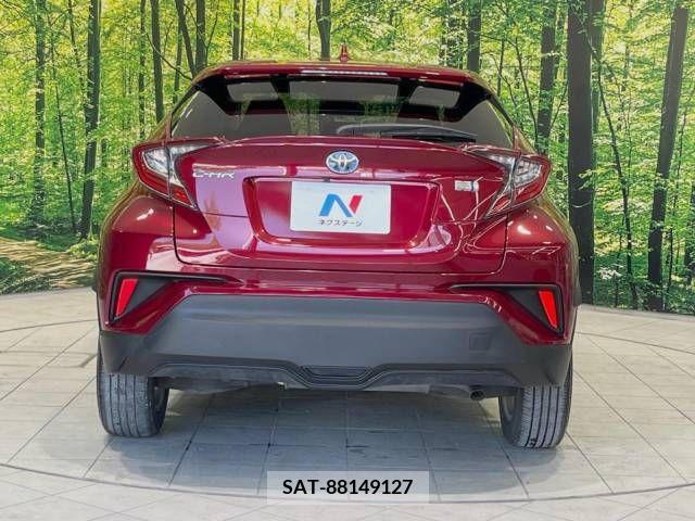 Toyota C-HR 2018-06 373546-16