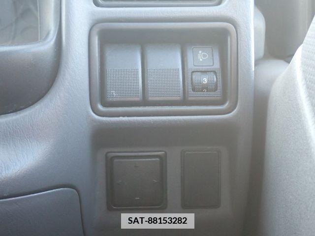 Mazda BONGO VAN 2012-06 384615-14