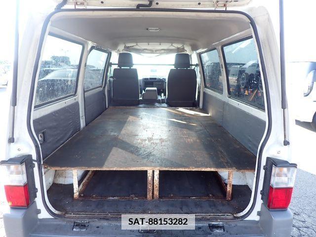 Mazda BONGO VAN 2012-06 384615-18
