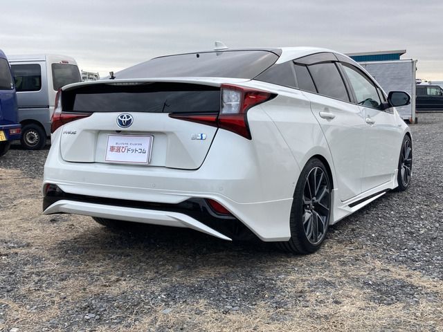 Toyota PRIUS 2019-10 1323-6