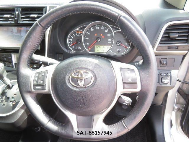 Toyota RACTIS 2014-10 373299-19