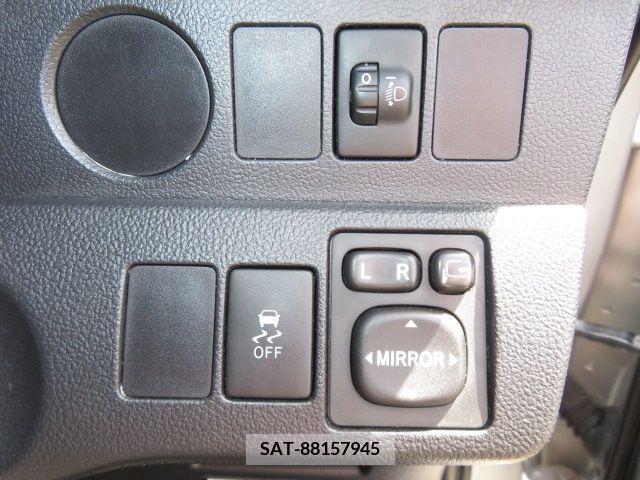Toyota RACTIS 2014-10 373299-16