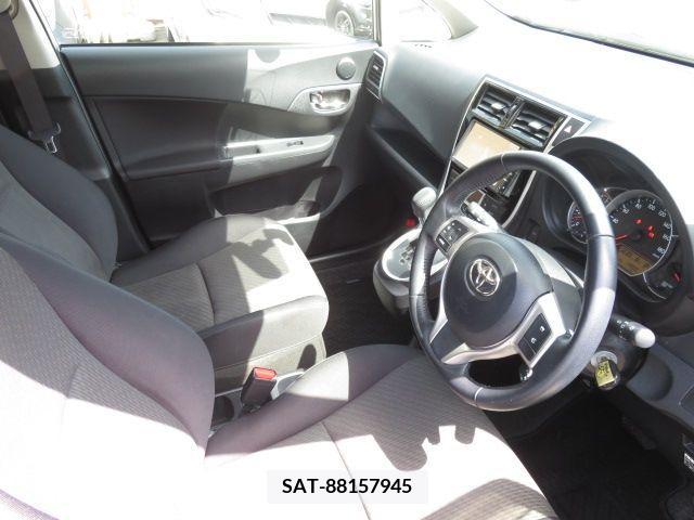 Toyota RACTIS 2014-10 373299-14