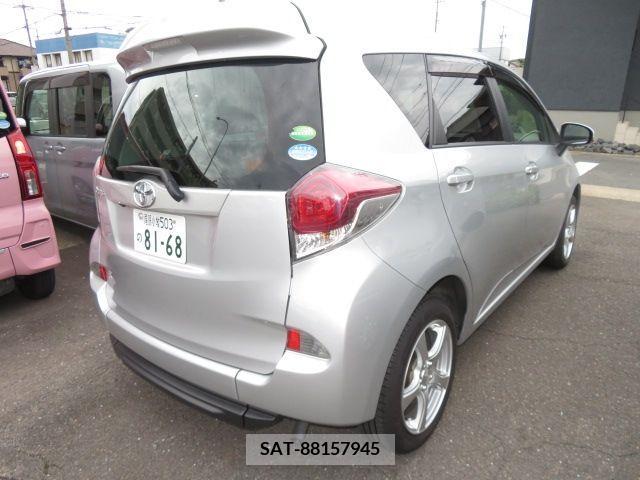 Toyota RACTIS 2014-10 373299-24