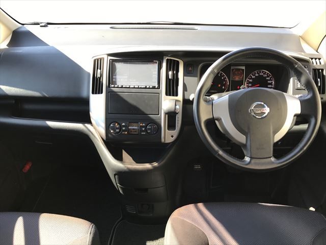 Nissan SERENA 2010-08 5838-8