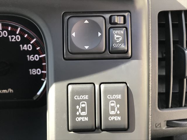Nissan SERENA 2010-08 5838-23