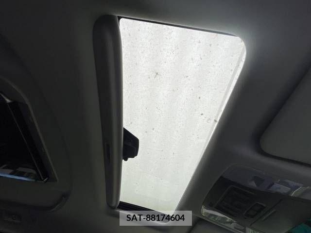 Toyota VELLFIRE 2017-02 381961-2