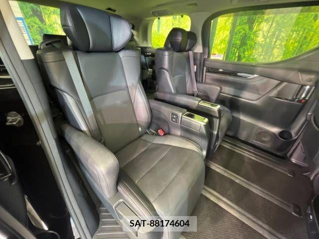 Toyota VELLFIRE 2017-02 381961-9