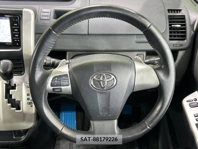 Toyota VOXY 2010-10 321304-11