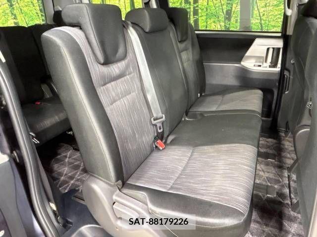 Toyota VOXY 2010-10 321304-8