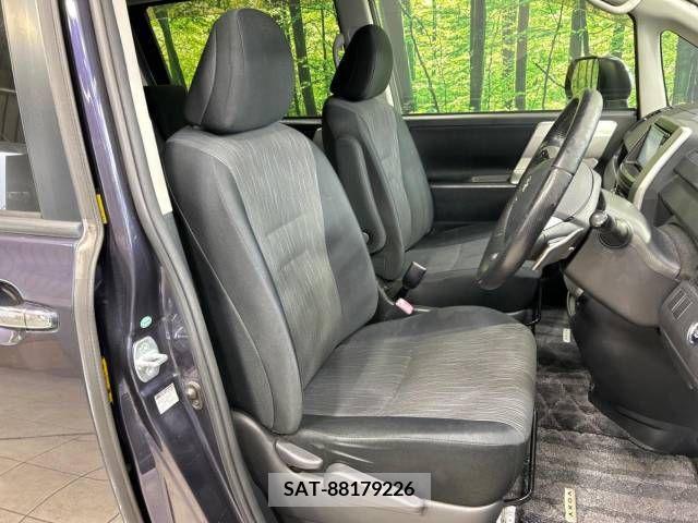 Toyota VOXY 2010-10 321304-7