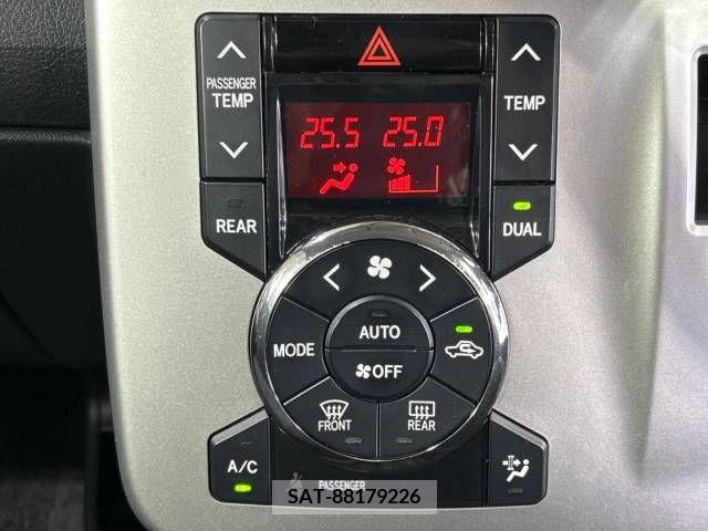 Toyota VOXY 2010-10 321304-6