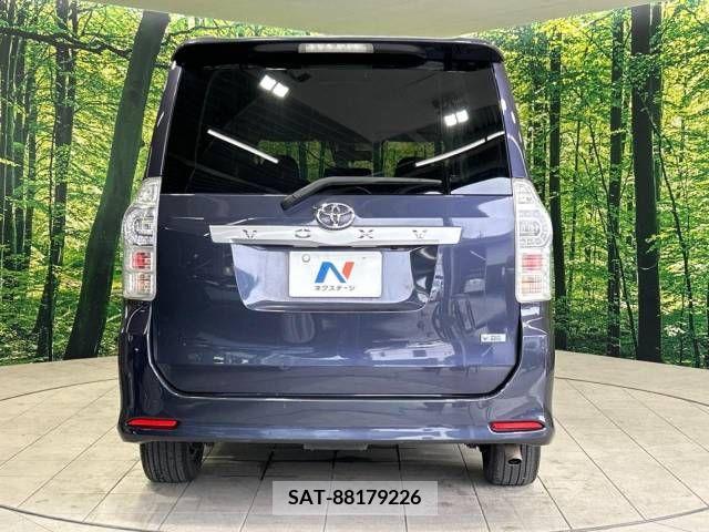 Toyota VOXY 2010-10 321304-15