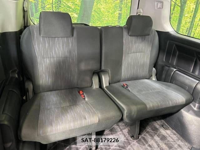 Toyota VOXY 2010-10 321304-9