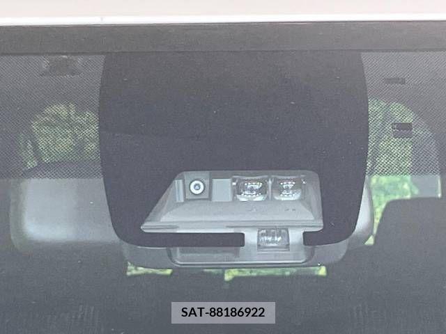 Toyota VOXY 2018-07 289126-3