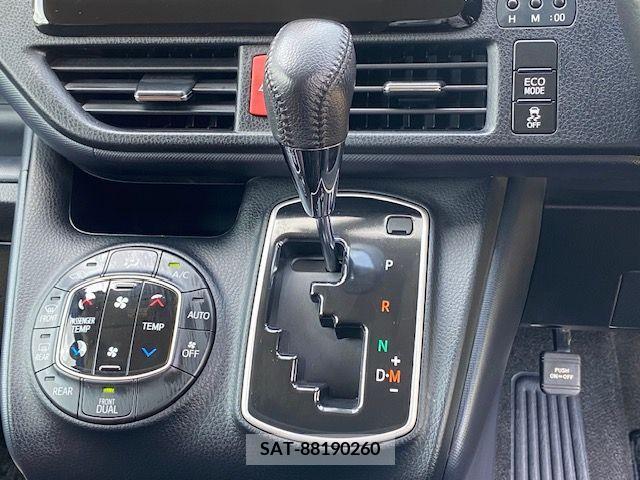 Toyota VOXY 2015-11 289240-14