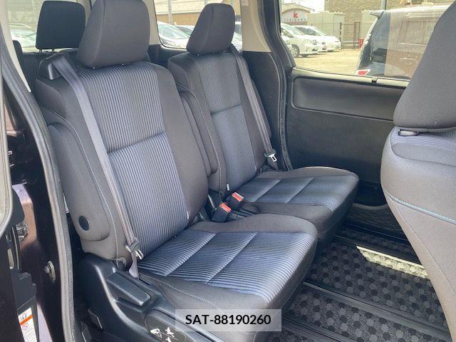 Toyota VOXY 2015-11 289240-3