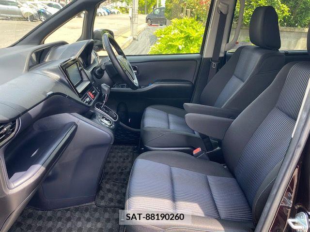 Toyota VOXY 2015-11 289240-12