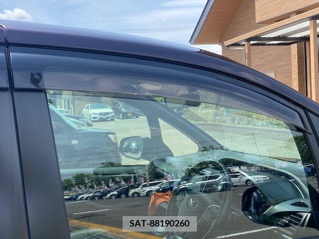 Toyota VOXY 2015-11 289240-19
