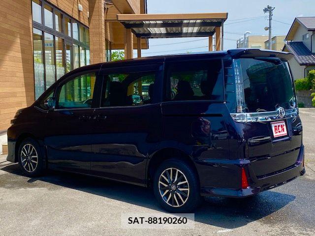 Toyota VOXY 2015-11 289240-8