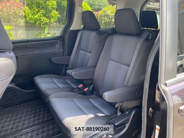 Toyota VOXY 2015-11 289240-15