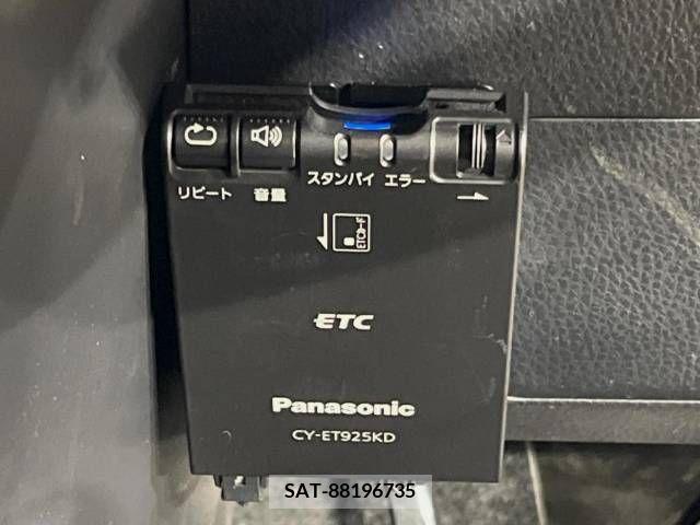 Toyota VOXY 2018-07 289180-7