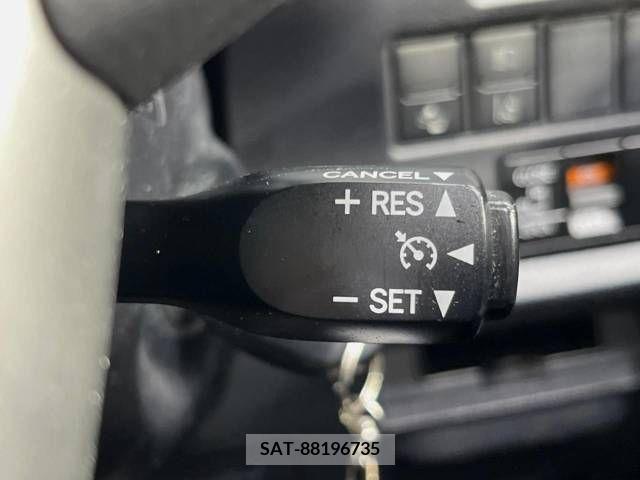 Toyota VOXY 2018-07 289180-5