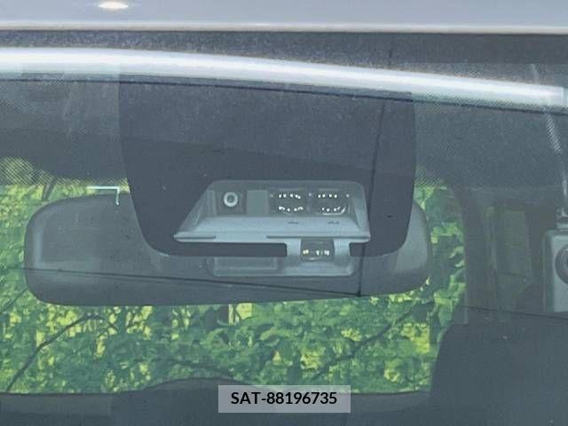 Toyota VOXY 2018-07 289180-2