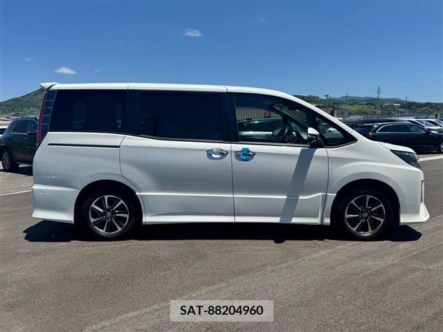 Toyota NOAH 2020-03 280391-4