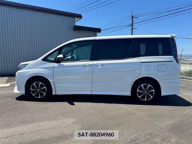 Toyota NOAH 2020-03 280391-8