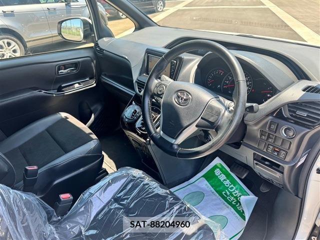 Toyota NOAH 2020-03 280391-10