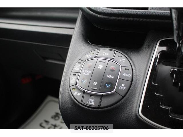 Toyota NOAH 2017-11 298084-16