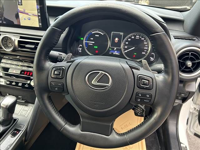 Lexus IS 2022-08 27511-1