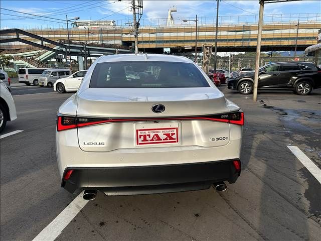 Lexus IS 2022-08 27511-15