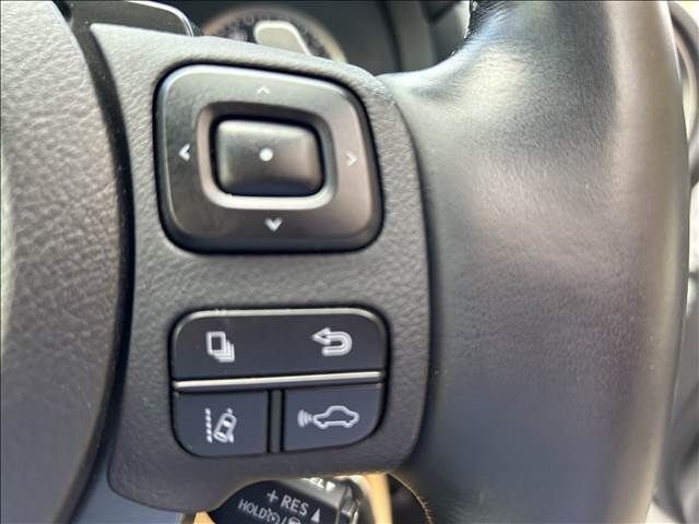 Lexus IS 2022-08 27511-10
