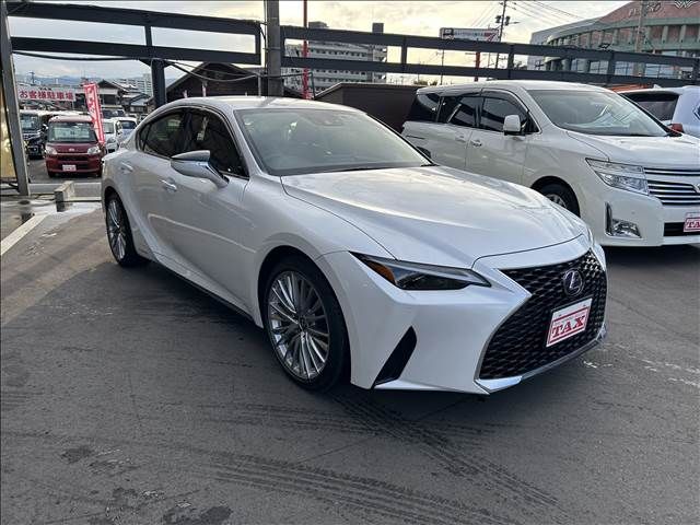 Lexus IS 2022-08 27511-6