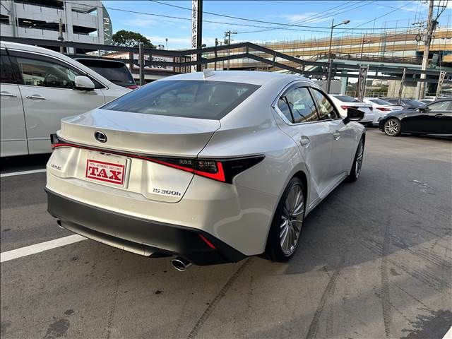 Lexus IS 2022-08 27511-13