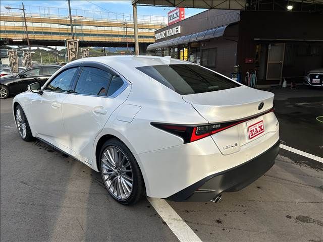 Lexus IS 2022-08 27511-2